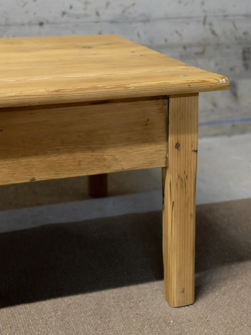 Léonie, la petite table basse en bois N°991