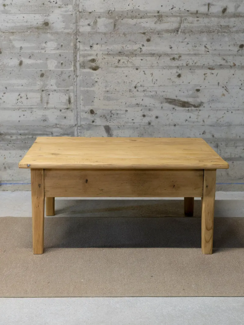 Léonie, la petite table basse en bois N°991