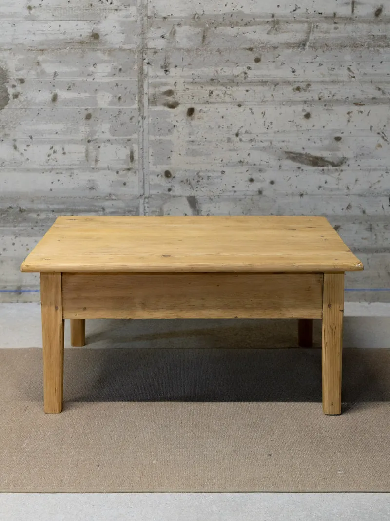 Léonie, la petite table basse en bois N°991