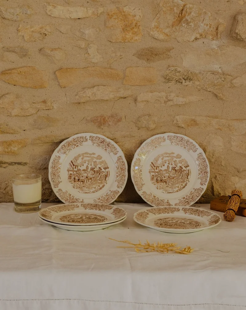 Antoinette, le lot de 5 assiettes en faïence N°303