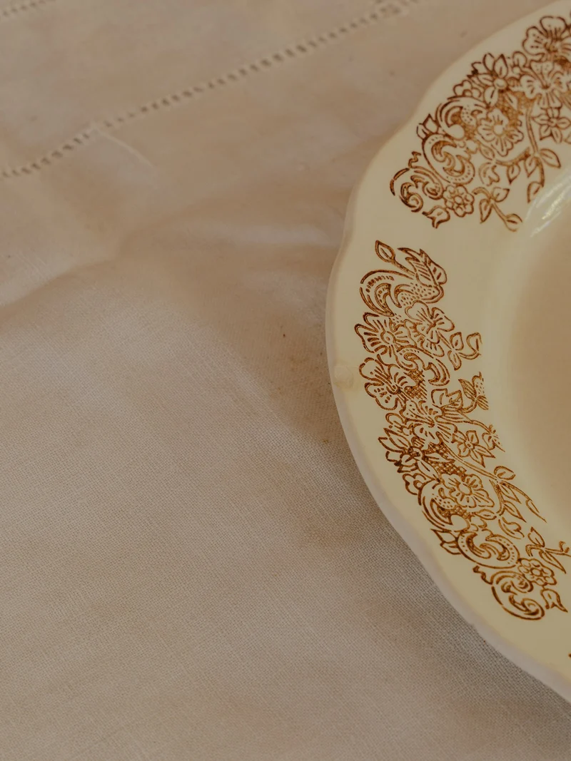 Antoinette, le lot de 5 assiettes en faïence N°303