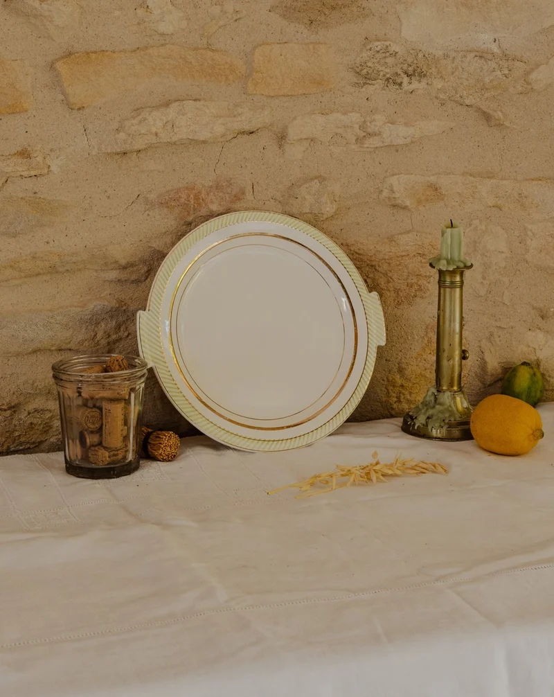 Nestor, le plat à gâteaux en porcelaine N°667