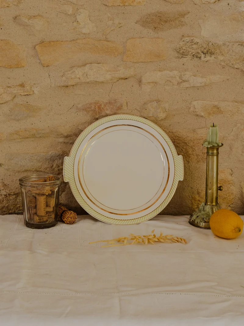 Nestor, le plat à gâteaux en porcelaine N°667