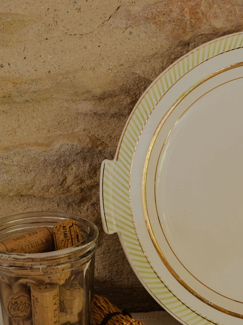 Nestor, le plat à gâteaux en porcelaine N°667