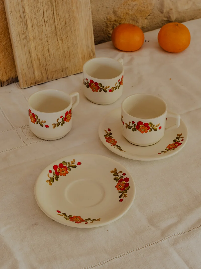 Léandre, le lot de 6 tasses vintage en faïence N°207