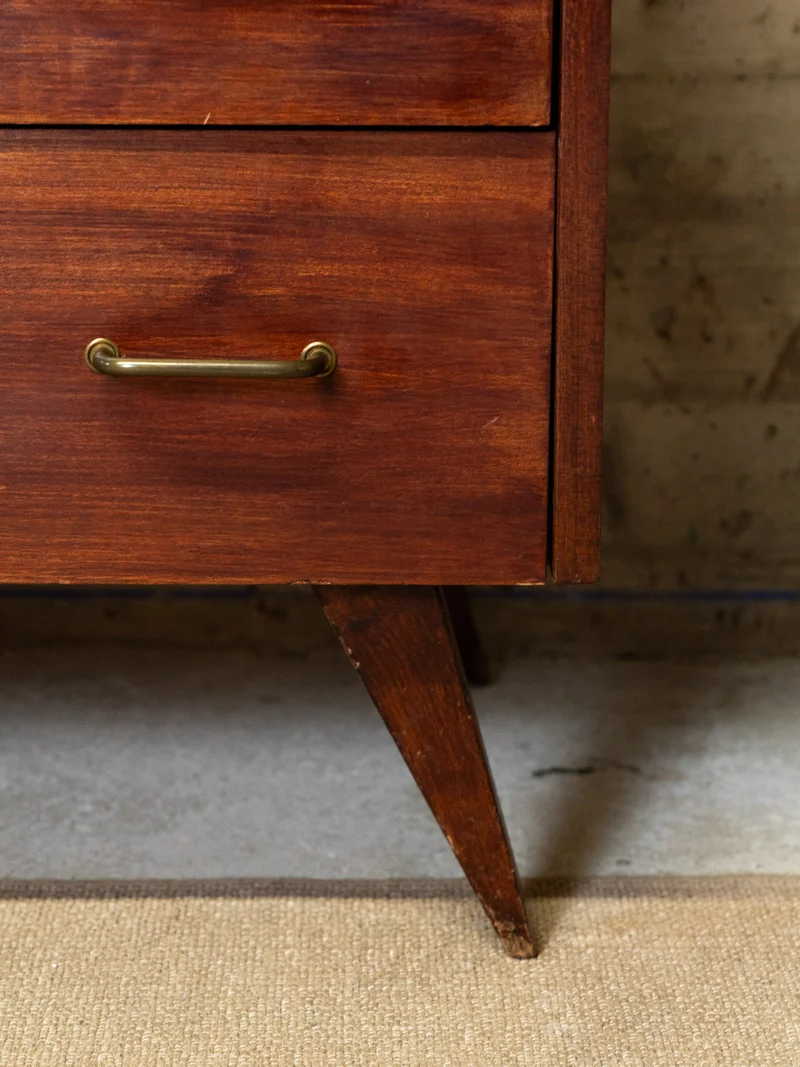 Olga, la commode en bois foncé N°663