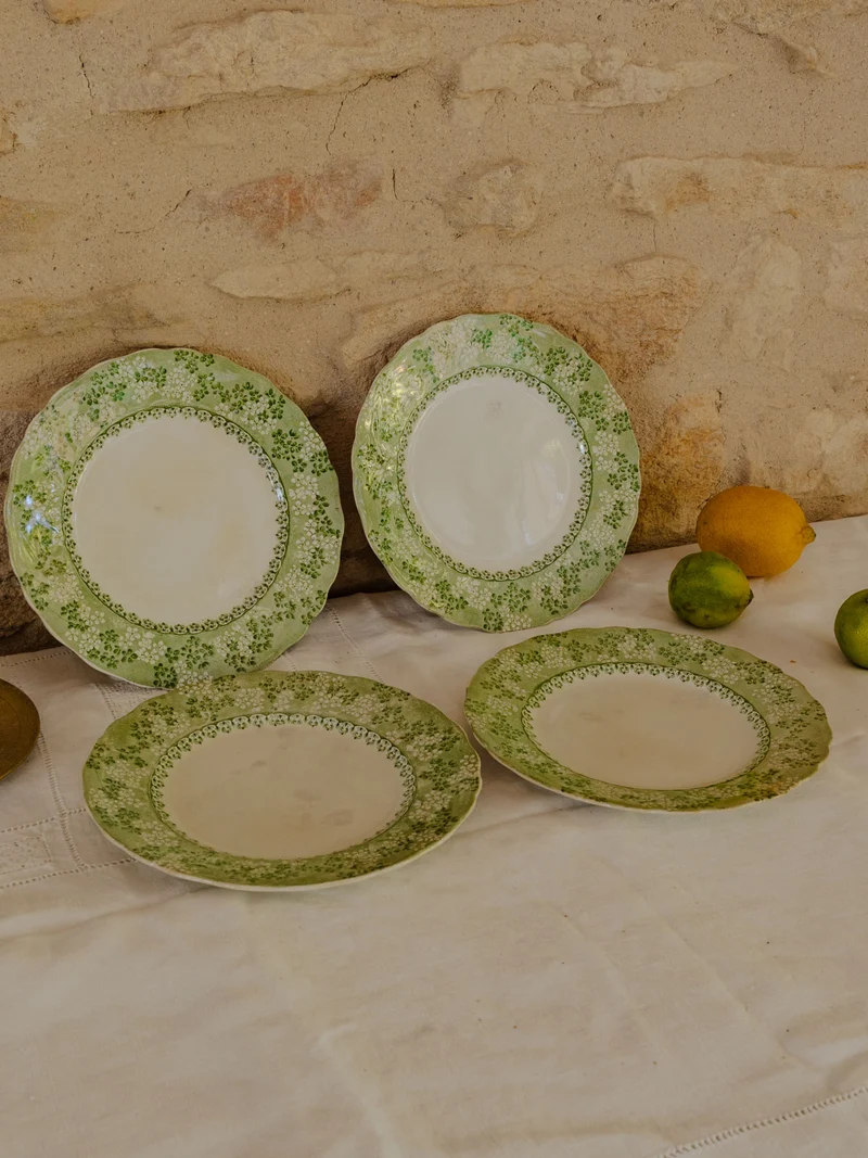 Antoinette, le lot de 4 assiettes à dessert en faïence N°299