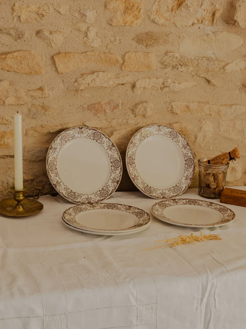 Antoinette, le lot de 4 assiettes en faïence N°306