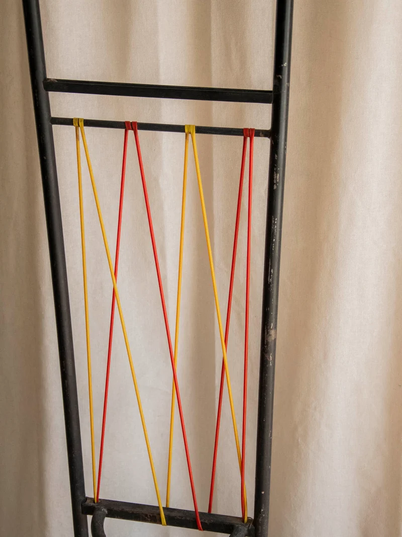 Max, le porte-manteau sixties au design graphique N°359