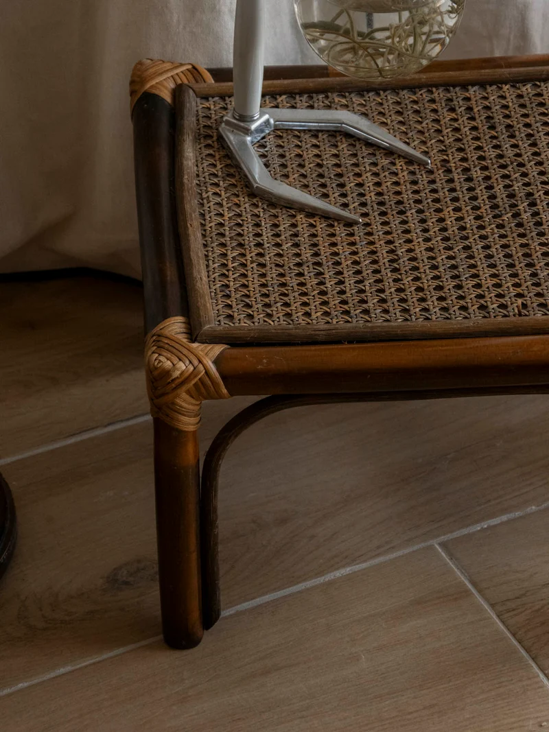 Léonie, la paire de tables basses en rotin foncé N°990