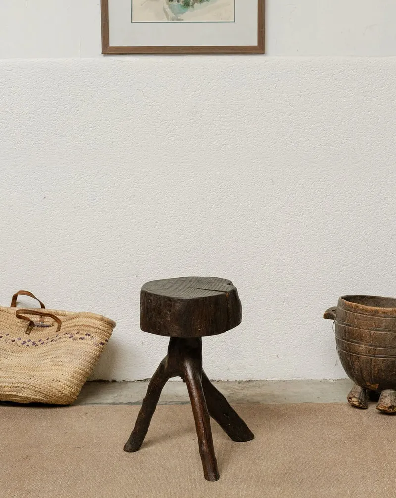 Regis, le tabouret brutaliste N°1382
