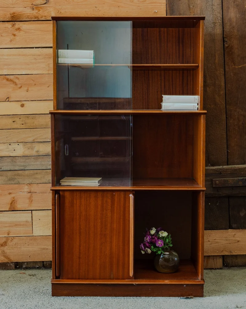 Victoria, la vitrine en bois et verre N°1273