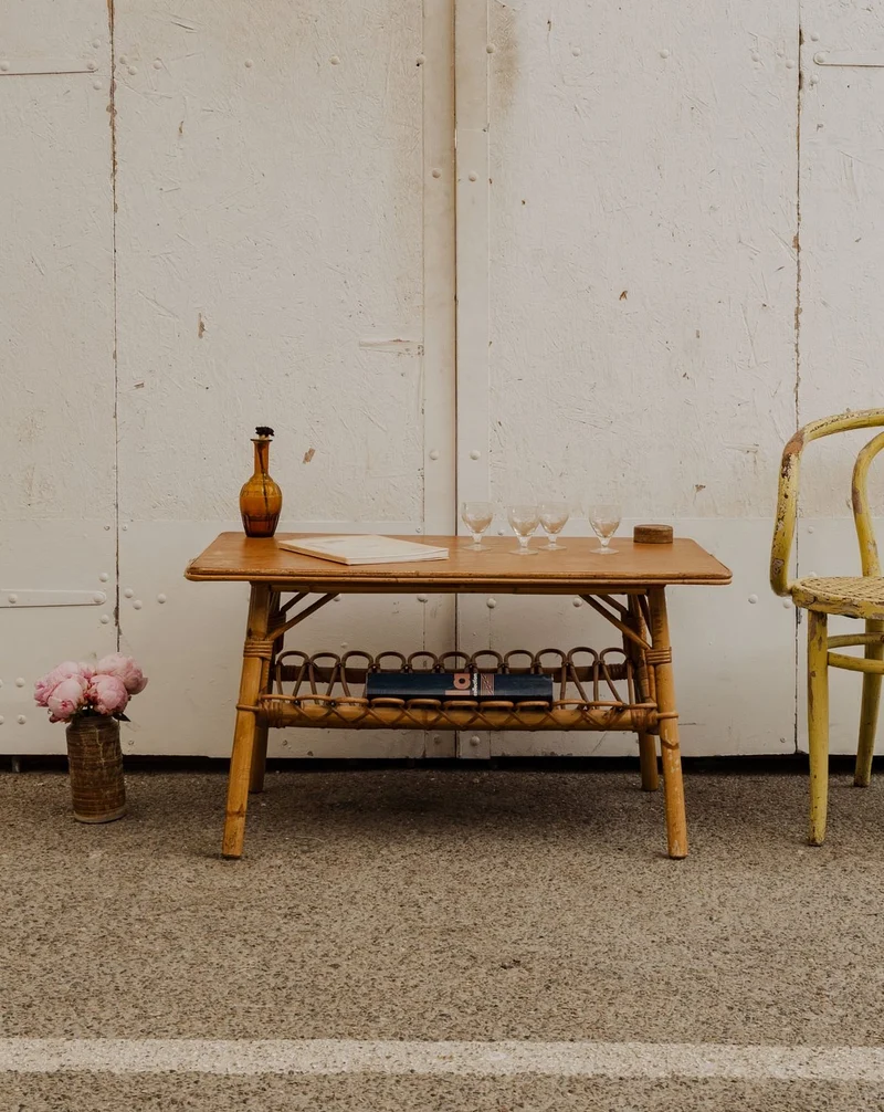 Francine, la table d'appoint en rotin N°978