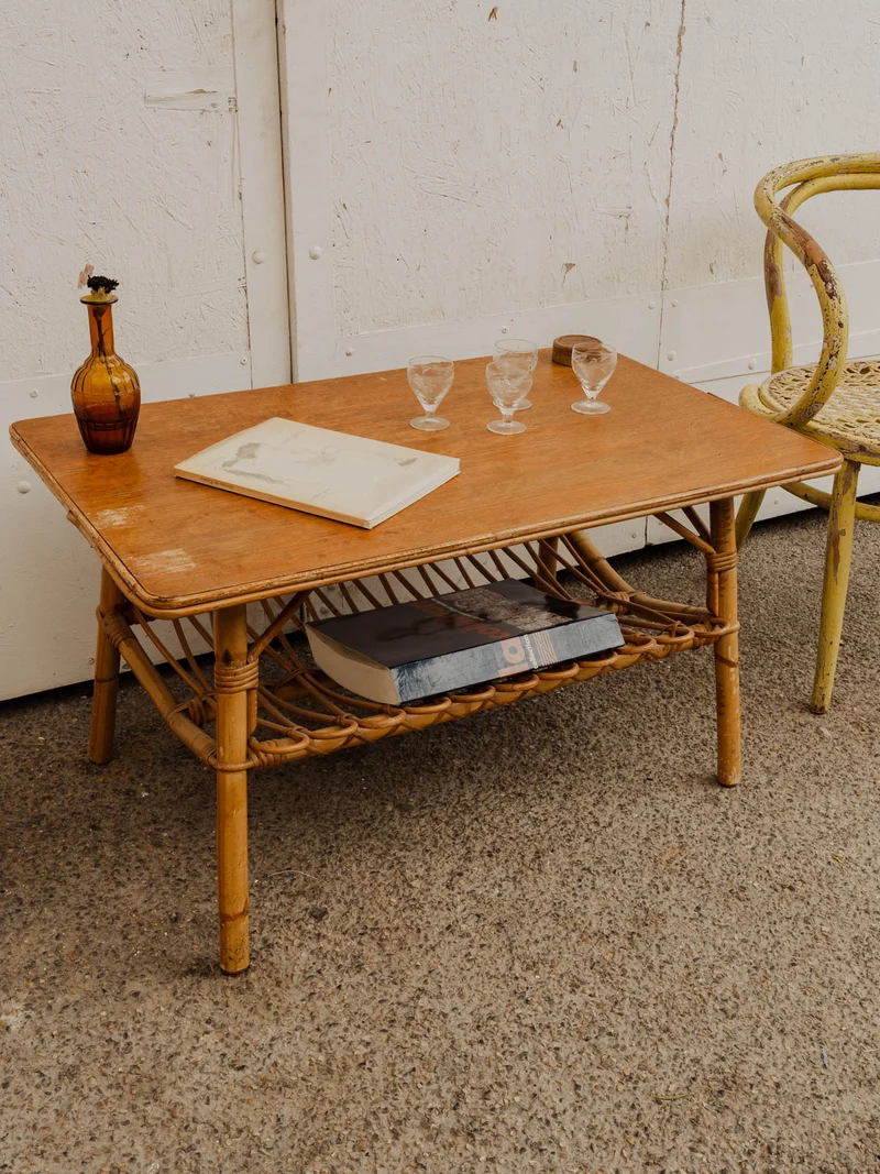 Francine, la table d'appoint en rotin N°978