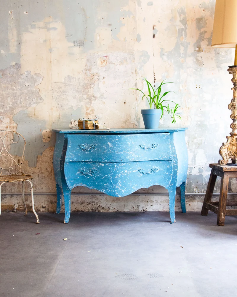 Garance, la commode bleue patinée N°620