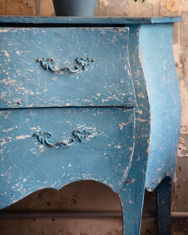 Garance, la commode bleue patinée N°620