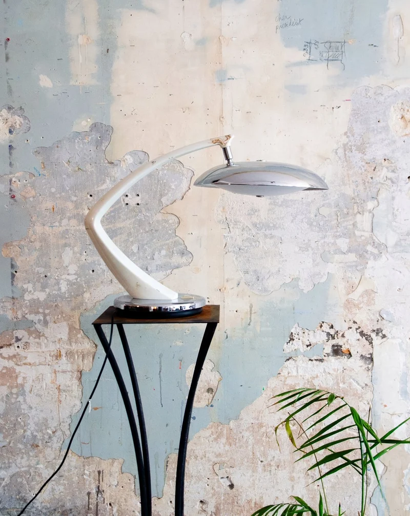 Julia, la lampe au design épuré N°898