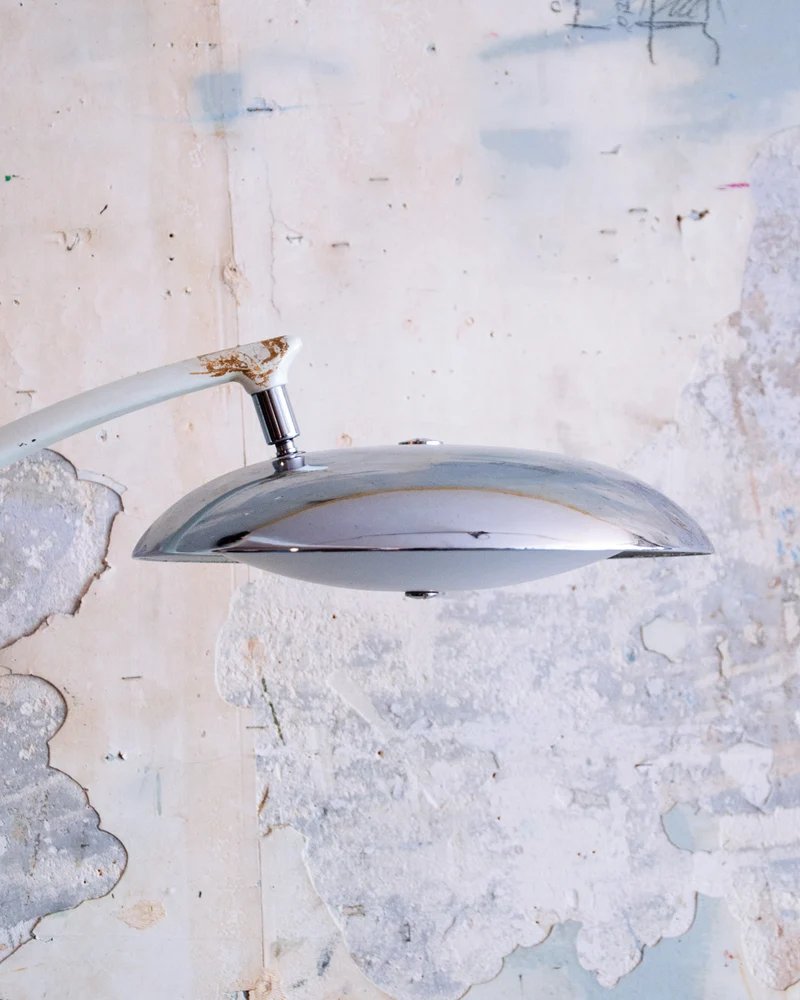 Julia, la lampe au design épuré N°898