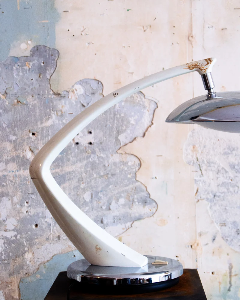Julia, la lampe au design épuré N°898