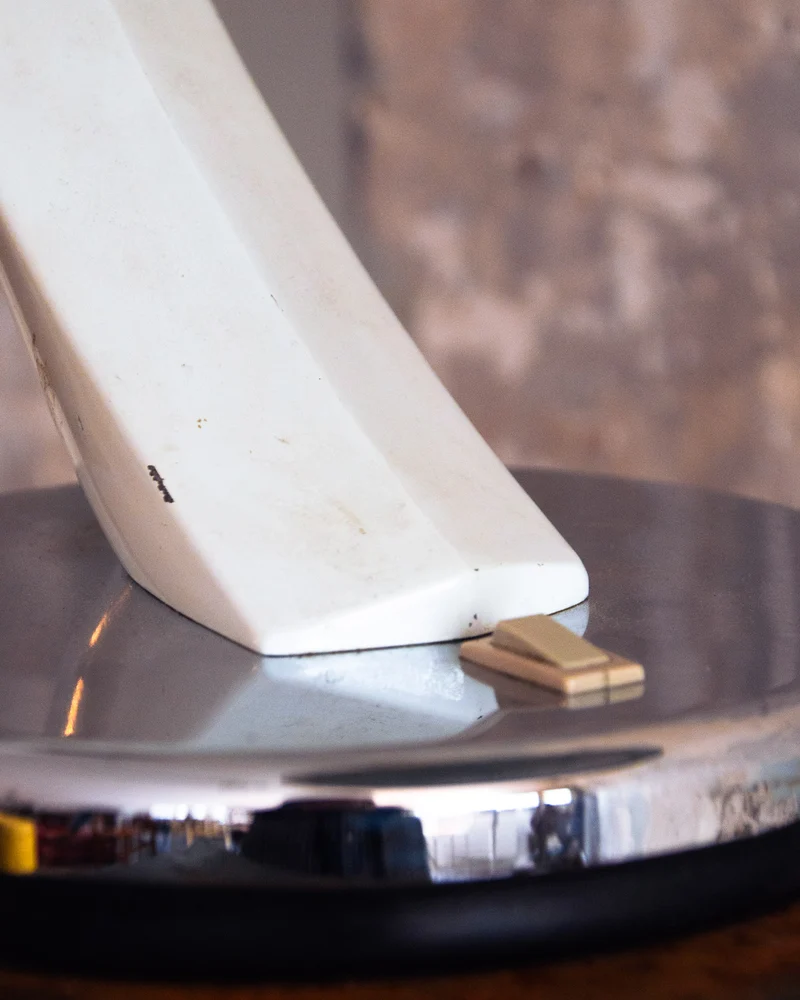 Julia, la lampe au design épuré N°898