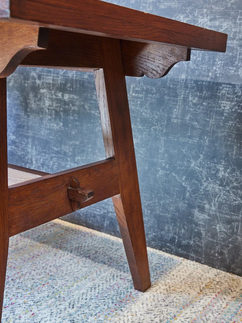 Romy, la table à manger en bois N°1399