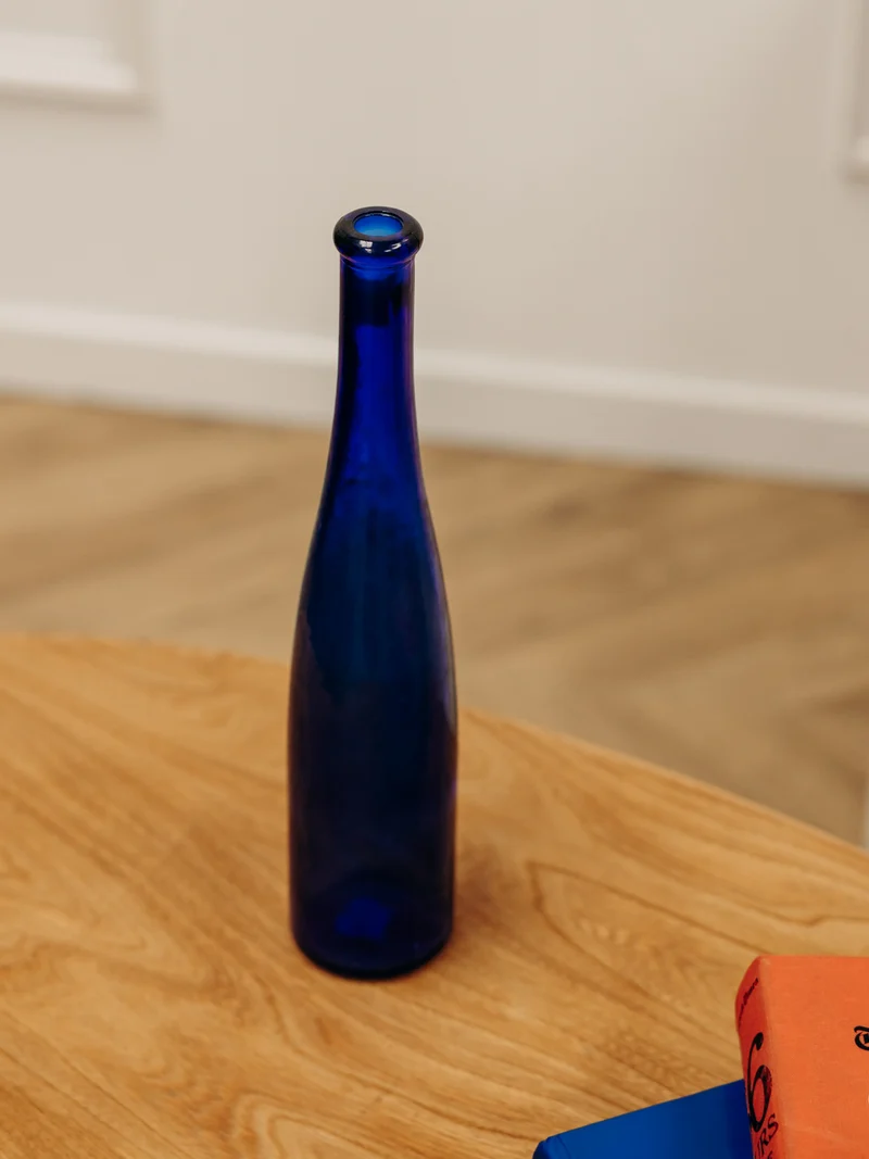 Edmond, le vase bleu Klein N°170
