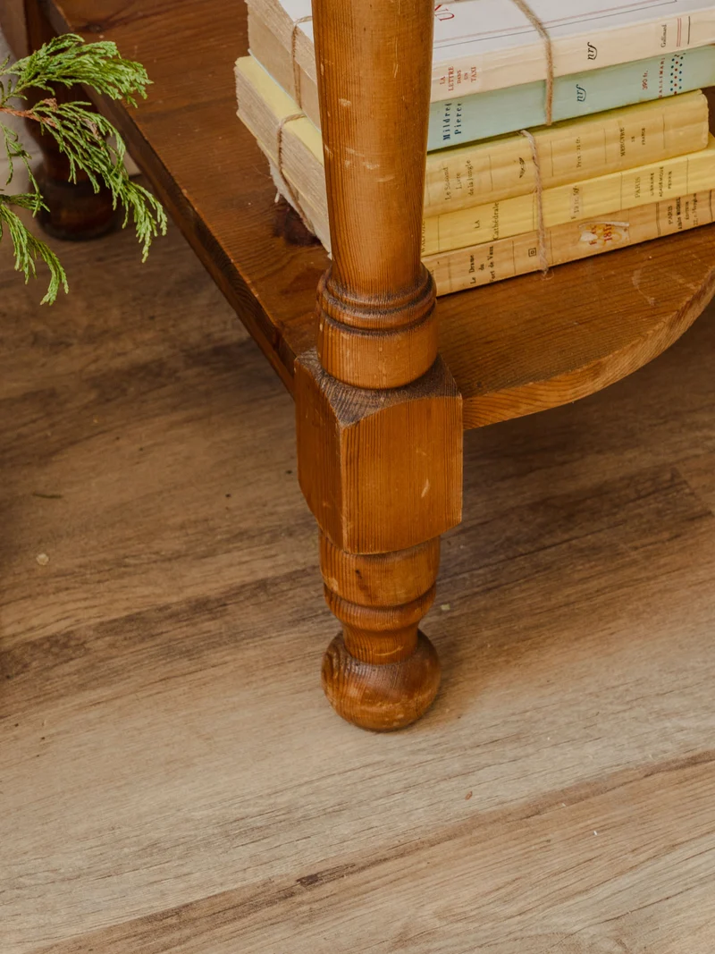 Louise, la coiffeuse vintage en bois clair N°259