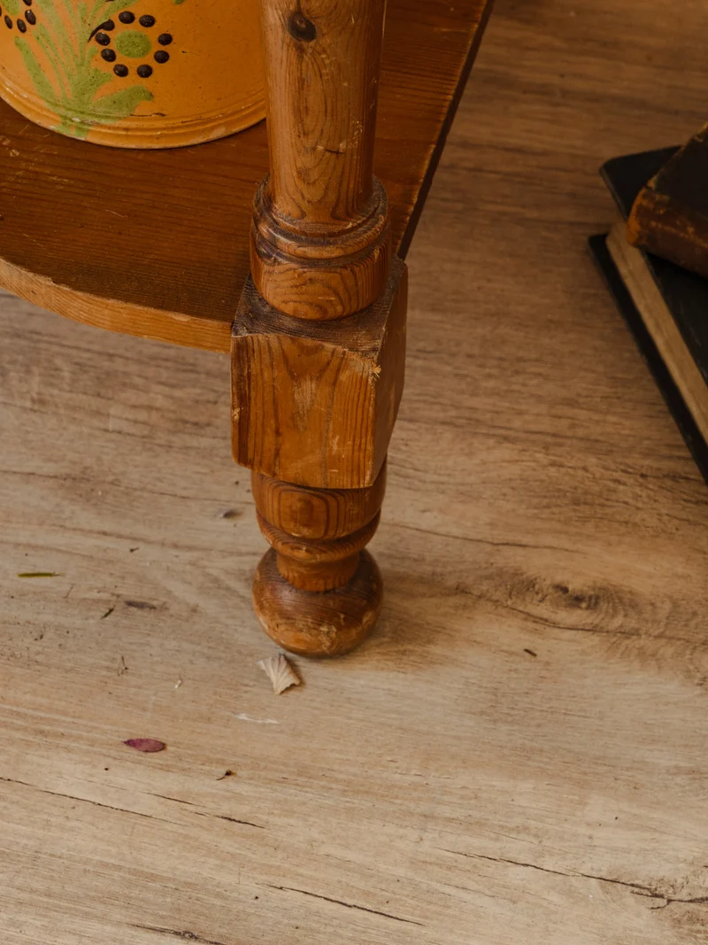 Louise, la coiffeuse vintage en bois clair N°259