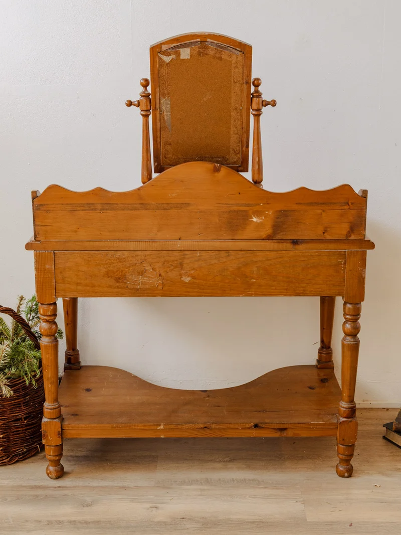 Louise, la coiffeuse vintage en bois clair N°259
