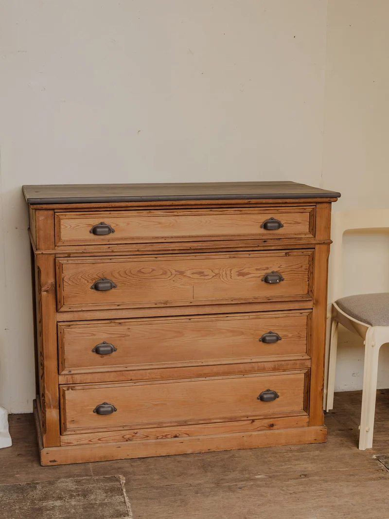 Garance, la commode en bois N°641
