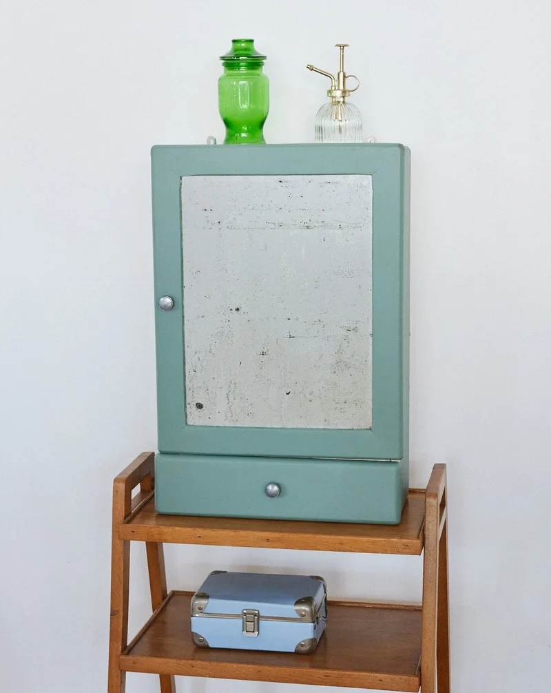 Magda, l'armoire à pharmacie en bois N°722