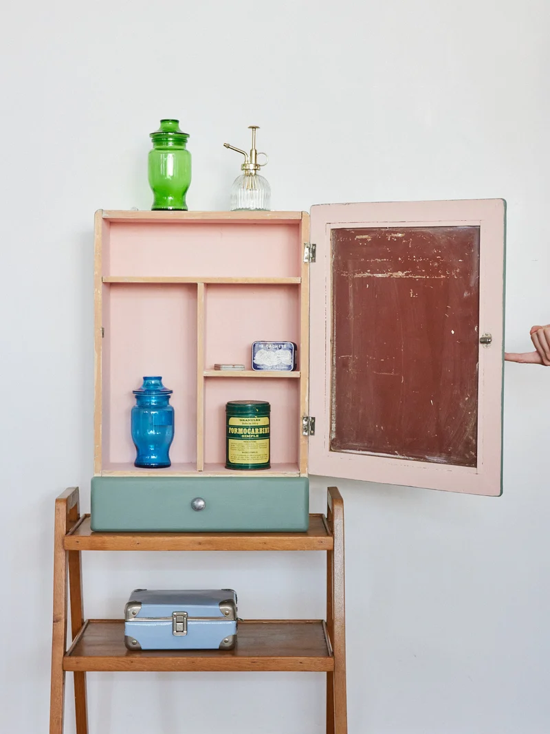 Magda, l'armoire à pharmacie en bois N°722