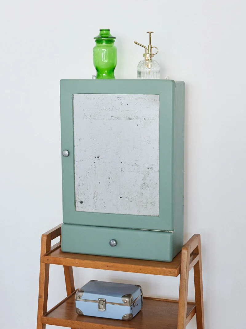 Magda, l'armoire à pharmacie en bois N°722