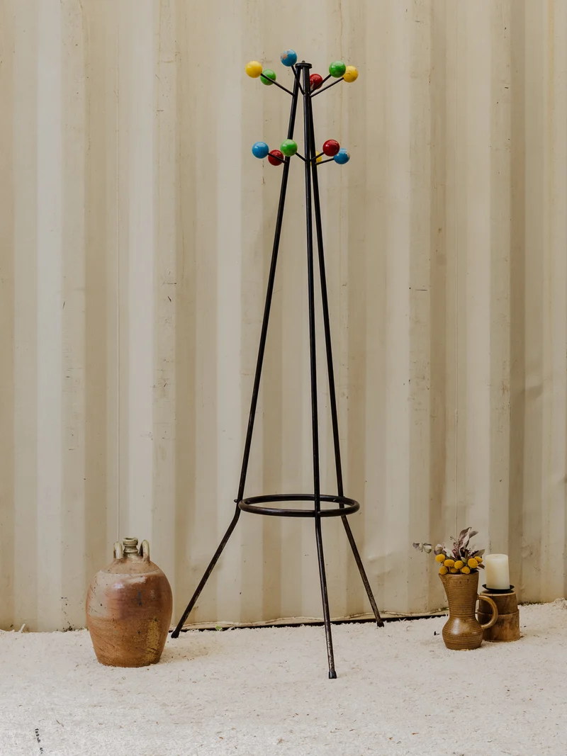 Charlie, le porte-manteau en métal noir et coloré N°218