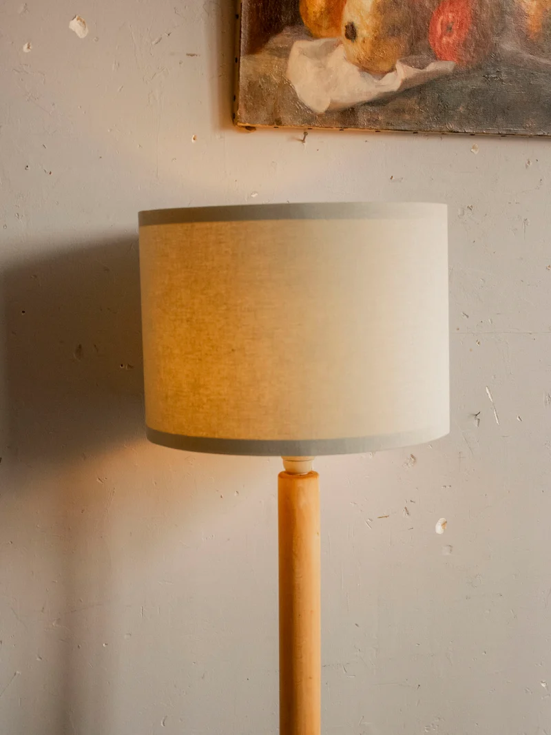 Julien, le lampadaire en bois aux lignes épurées N°375