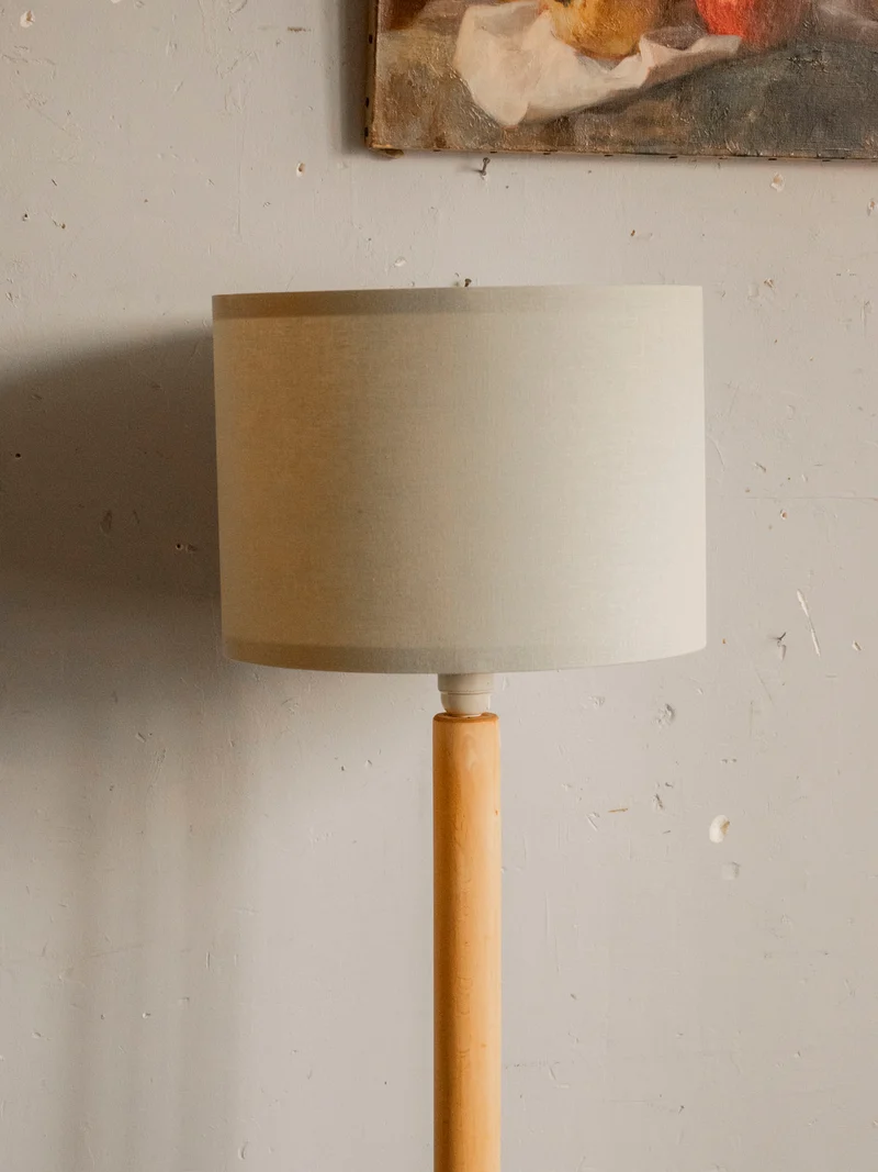 Julien, le lampadaire en bois aux lignes épurées N°375