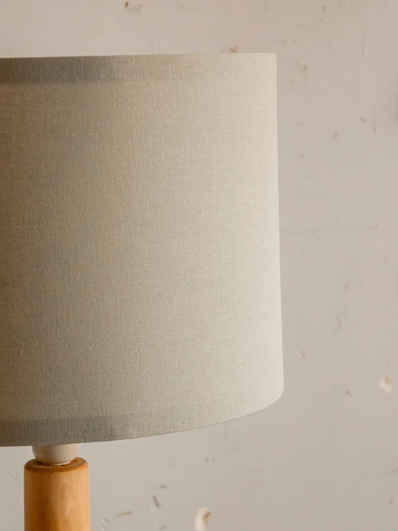 Julien, le lampadaire en bois aux lignes épurées N°375