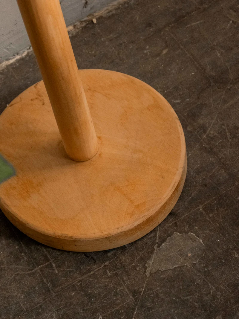 Julien, le lampadaire en bois aux lignes épurées N°375