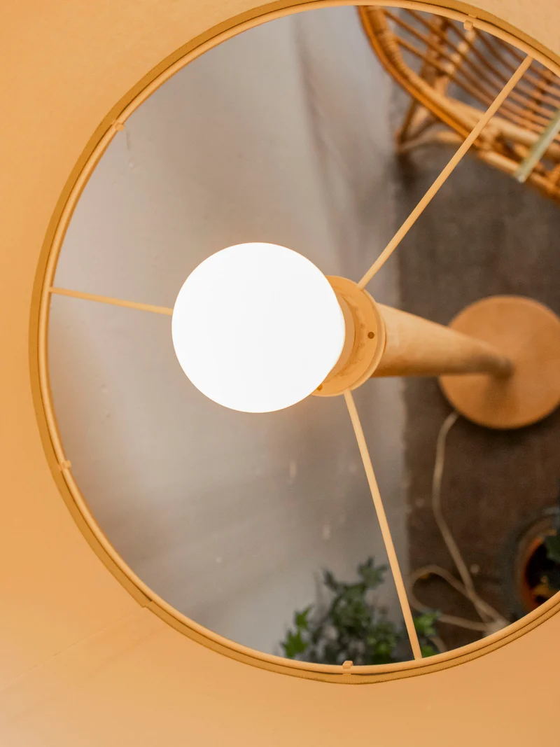 Julien, le lampadaire en bois aux lignes épurées N°375