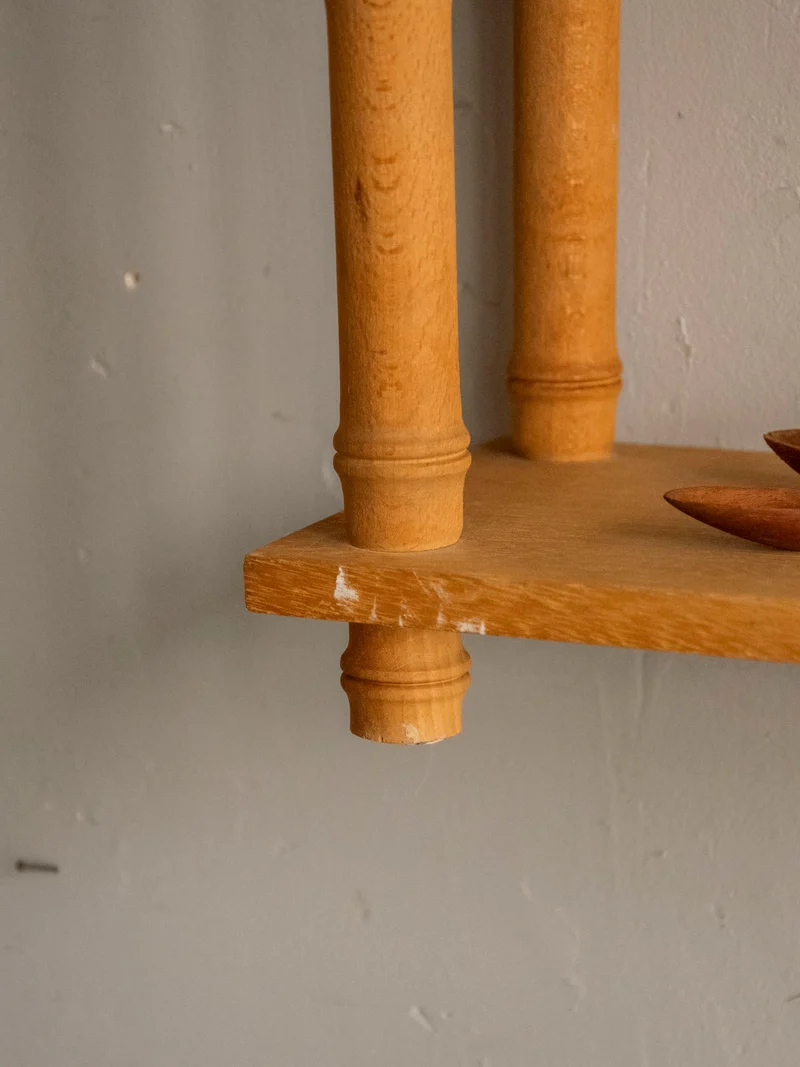 Gaëlle, l'étagère en bois sculpté N°872