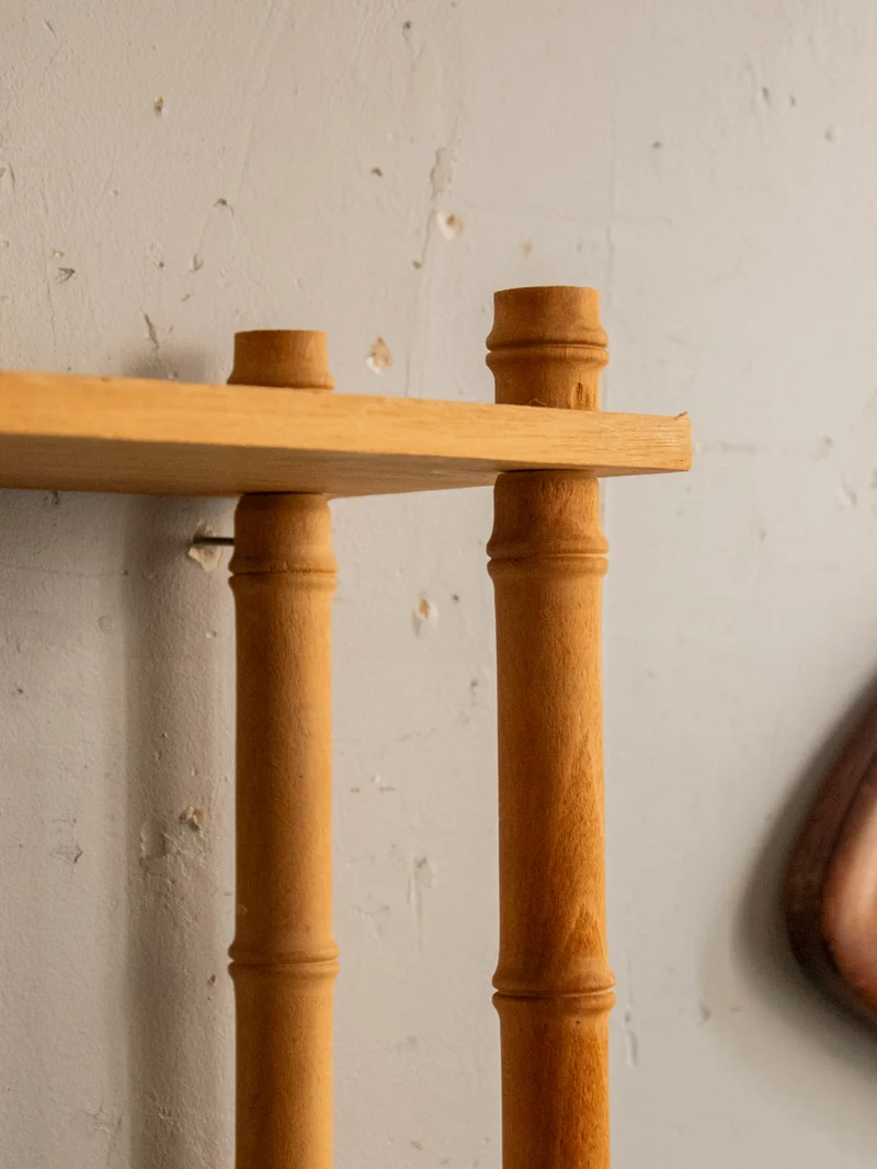 Gaëlle, l'étagère en bois sculpté N°872