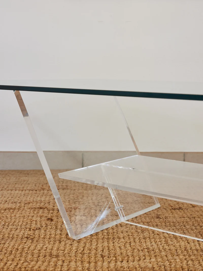 Donna, la table basse en plexiglass N°1000