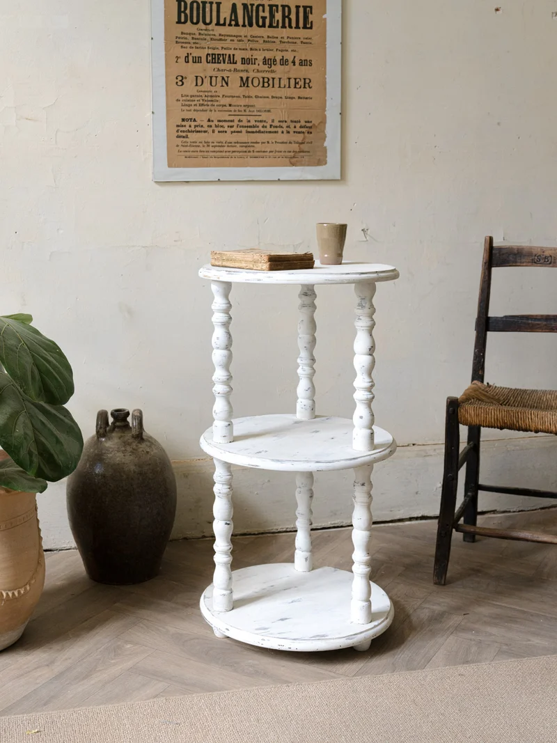 Francine, la table d'appoint en bois tourné N°984