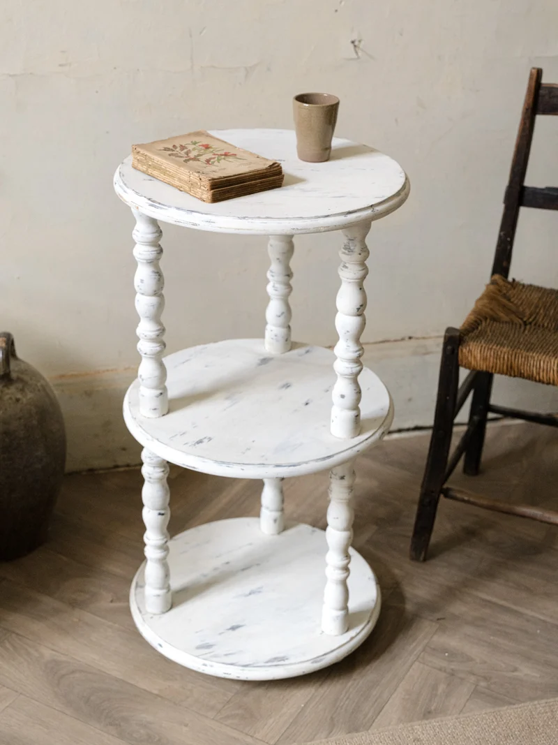 Francine, la table d'appoint en bois tourné N°984