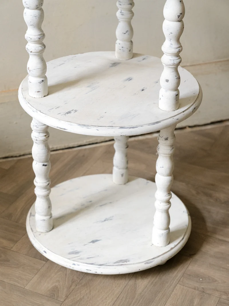 Francine, la table d'appoint en bois tourné N°984