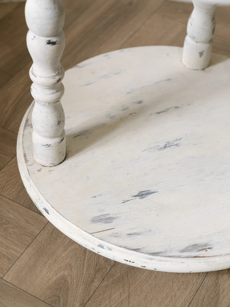 Francine, la table d'appoint en bois tourné N°984