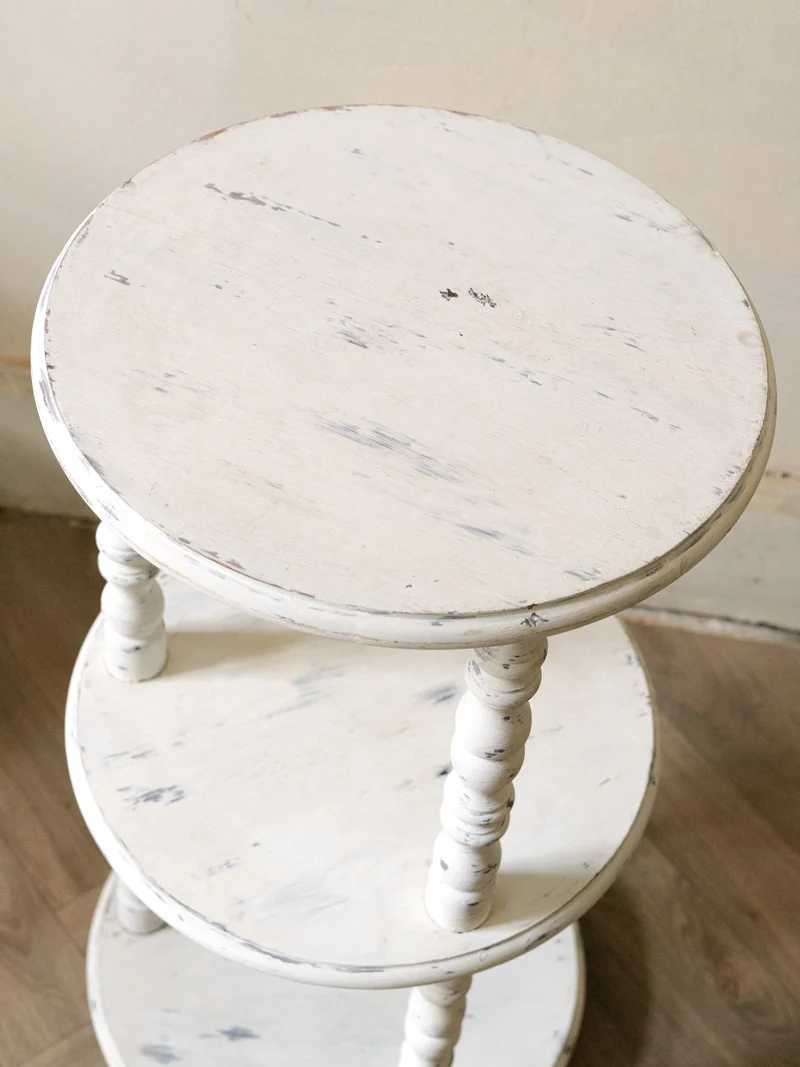 Francine, la table d'appoint en bois tourné N°984