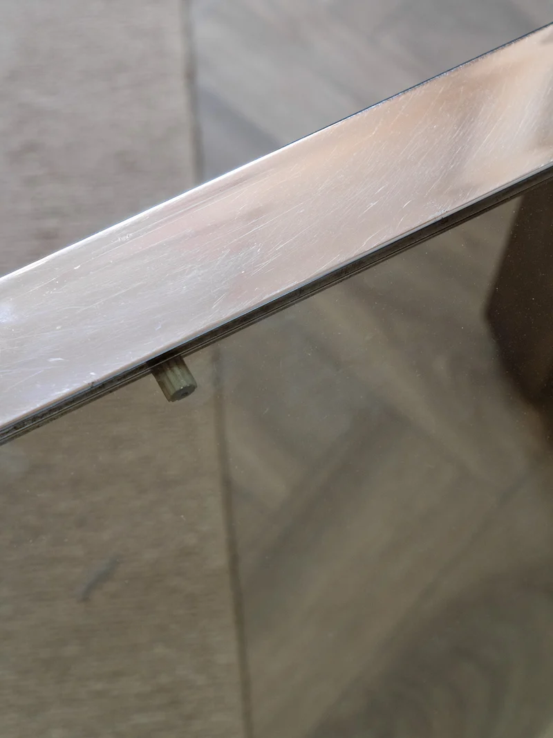 Donna, la table basse en métal et en verre N°1016