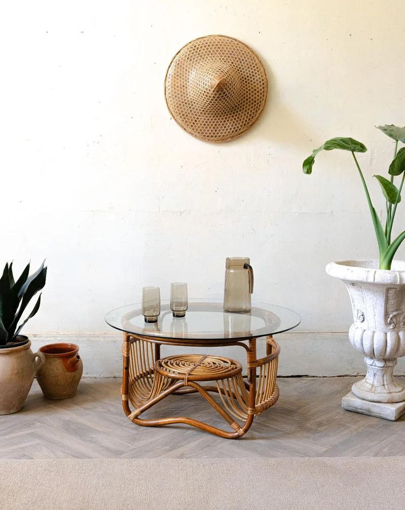 Léonie, la table basse ronde en verre et rotin N°983