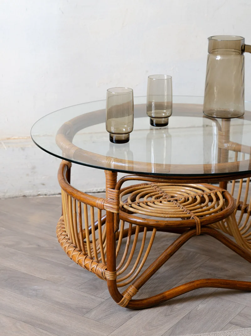 Léonie, la table basse ronde en verre et rotin N°983